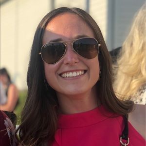 Meet your Posher, Stephanie